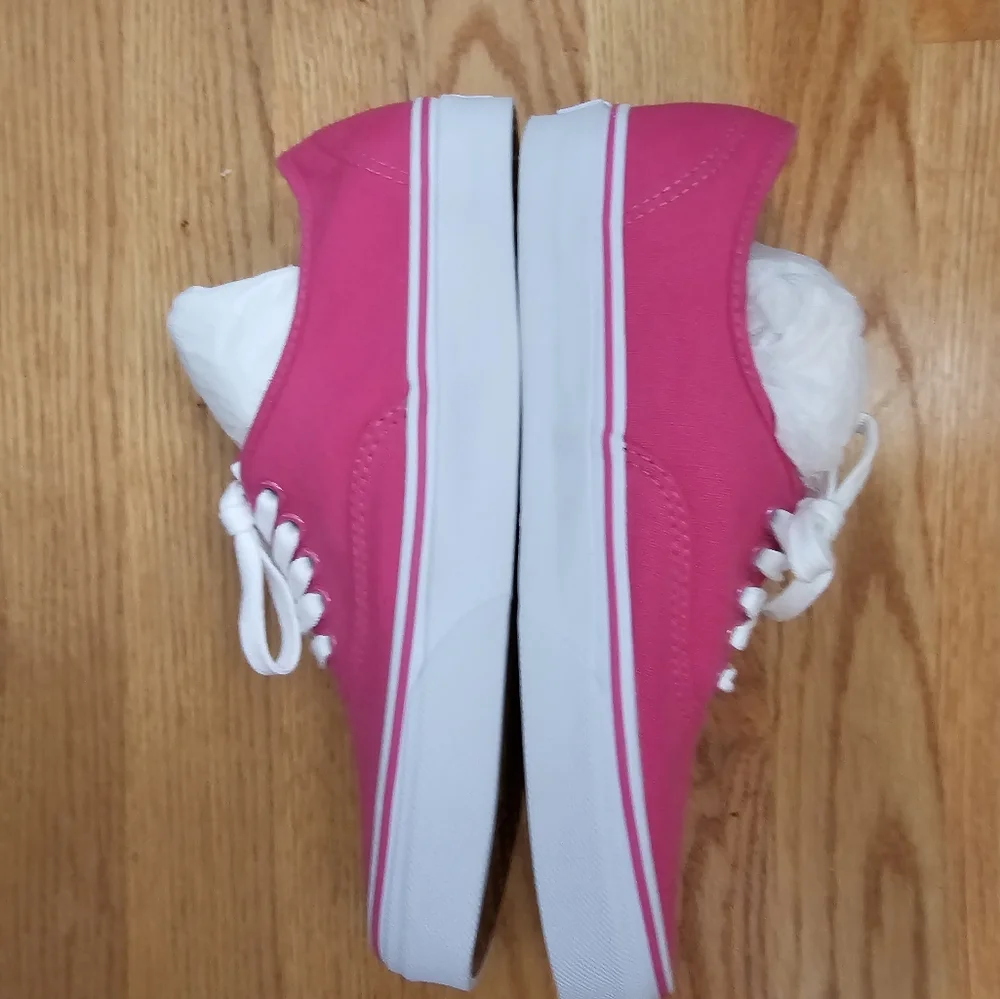 Shoes - Picture 5 of 5